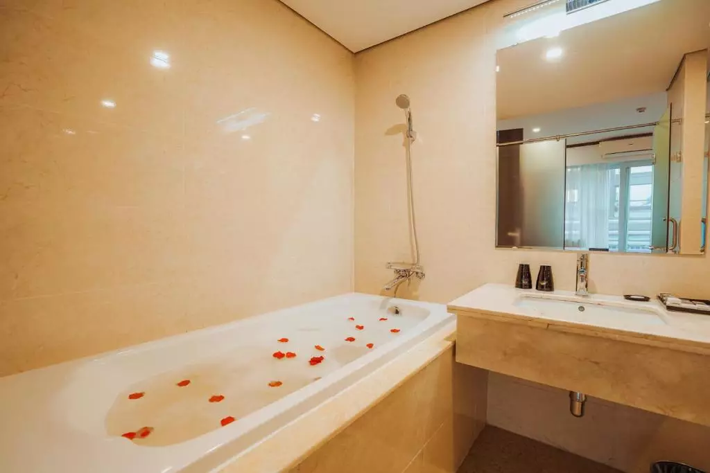 Thang Long Opera Hotel